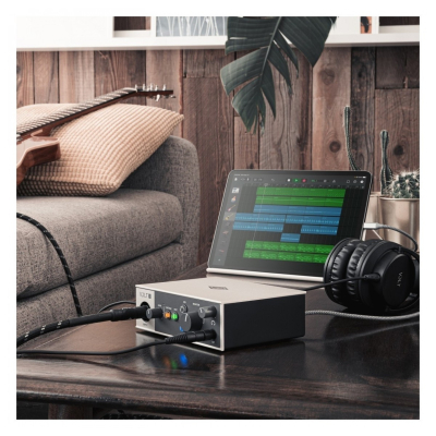 Rode NT1 Signature with Universal Audio Volt 1
