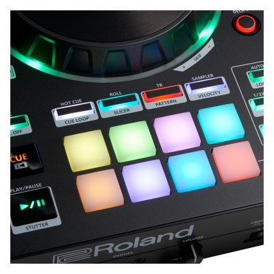 Roland DJ-505 DJ Controller with Bag
