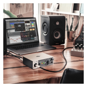 Universal Audio Volt 1 Vocalist Starter Pack