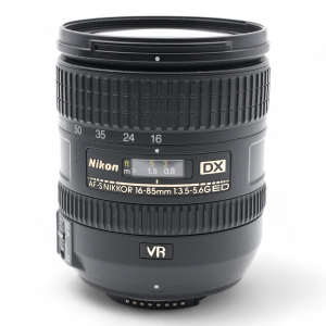 Nikon 16 – 85 mm f/3.5 – 5.6 G ED VR AF-S DX Nikkor Lens for Nikon (Focal Length 24 – 128 mm, Opening F/3.5, Optical Image Stabilizer, Diameter: 67 mm) Black