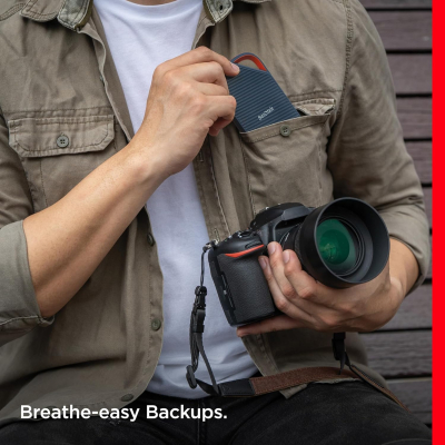 SanDisk Extreme PRO Portable SSD with USB4 4TB, (Up to 3800 MB/s read speed, up to 3700MB/s write speed, Powerful NVMe Solid State Performance, 40Gbps) Black