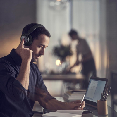 Bang & Olufsen Beoplay HX – Premium Over-Ear Wireless Bluetooth Headphones, Active Noise Cancelling, 40 Hours Battery, 6 Microphones, Headset for Work with Carrying case - Black...
