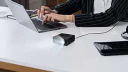 Optoma ML750i LED Projector
